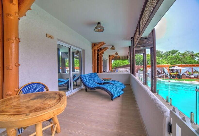 Pao Pao Hotel & Beach Club