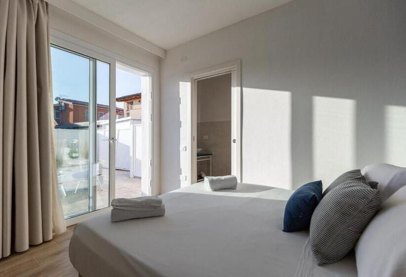 Пансион Delphis Pula Rooms