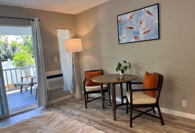 بنسيون Sunset Shores   Unit B Kaiupoho