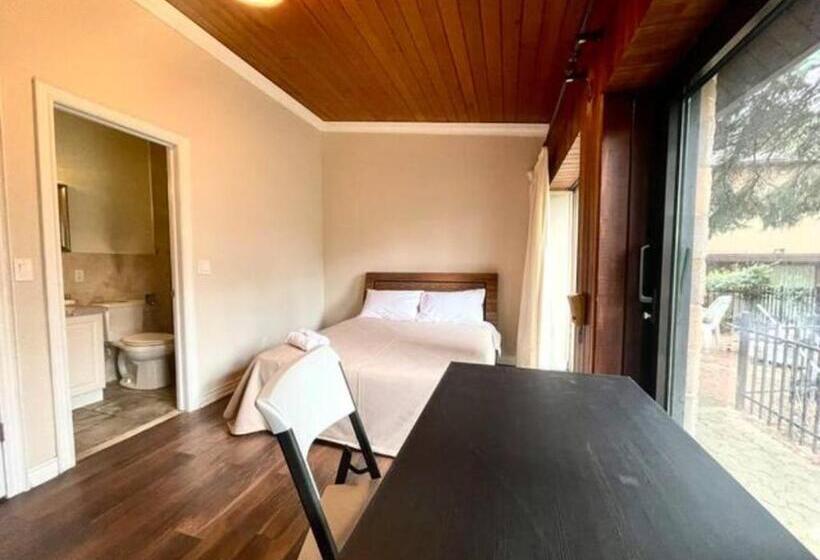 بنسيون Vihome 368  Quiet House Near Bayview Village And Subway