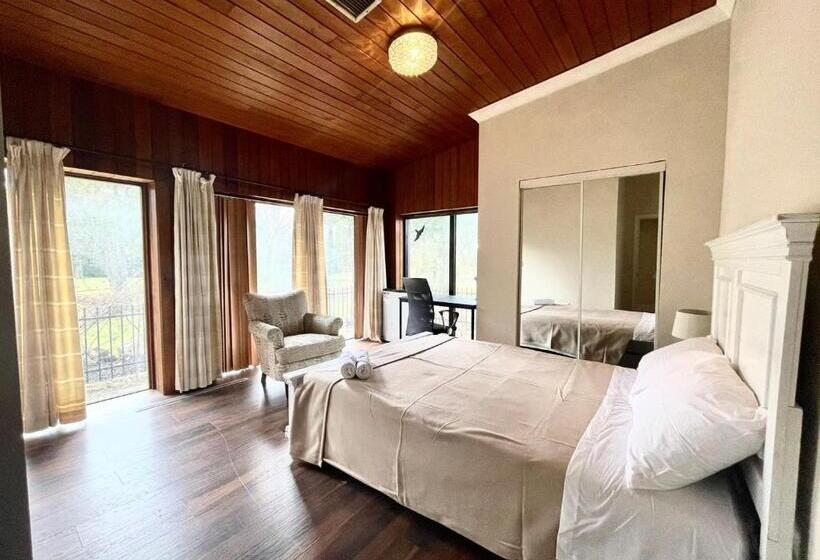 بنسيون Vihome 368  Quiet House Near Bayview Village And Subway