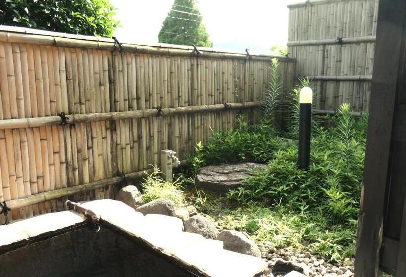 ریوکان 白水温泉竹の倉山荘