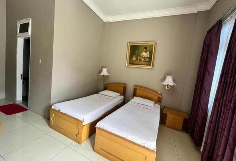 Sapadia Hotel Parapat