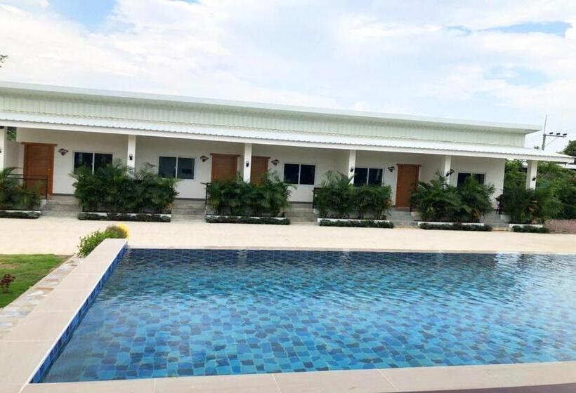 The White House P&n Hotel Chiang Rai