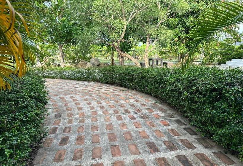 The White House P&n Hotel Chiang Rai