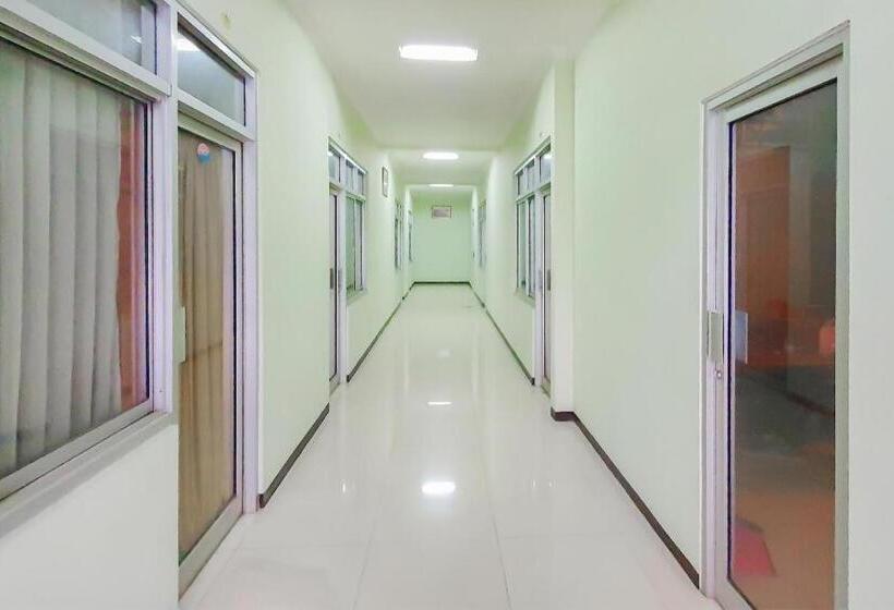 Urbanview Hotel Bartu Moh Toha Bandung By Reddoorz