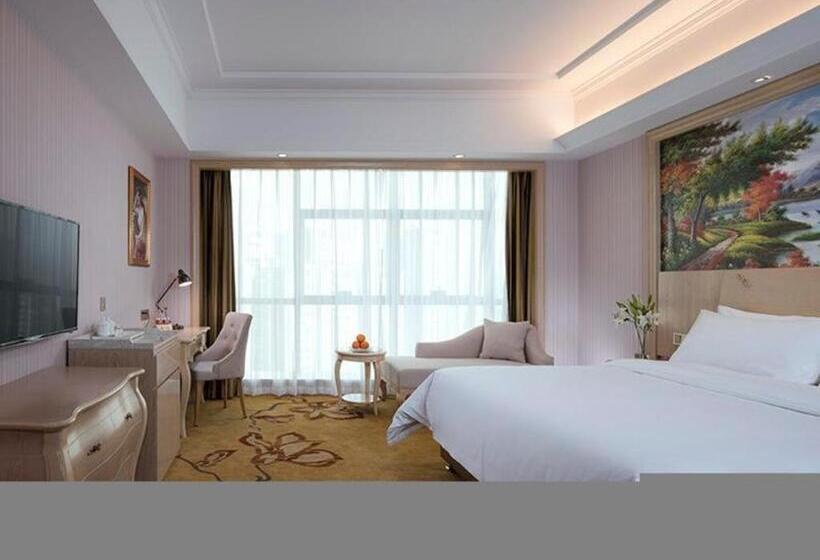 Vienna Hotel Guizhou Xingyi Wanfenglin High Speed Railway Airport