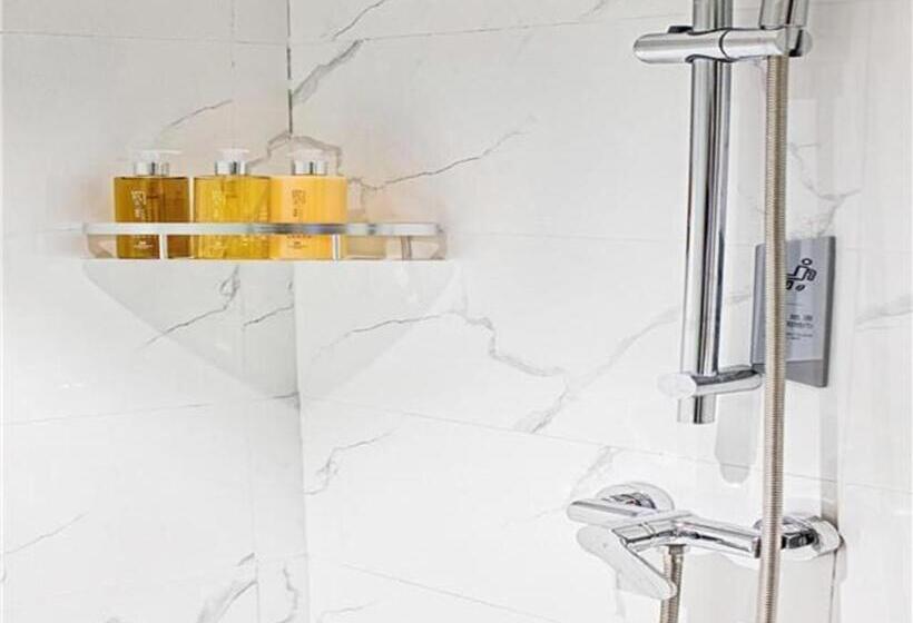 Borrman Hotel Changsha Wuyi Square Yingbin Road Metro Station