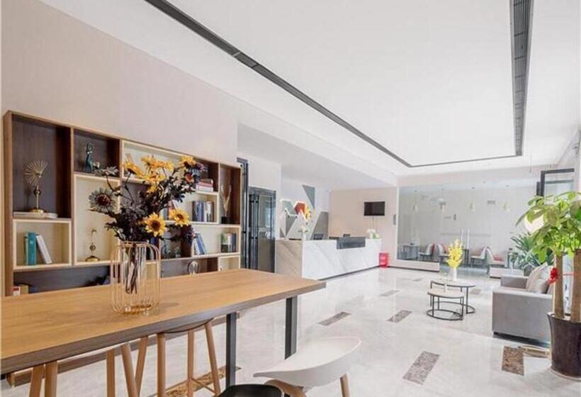 Borrman Hotel Changsha Wuyi Square Yingbin Road Metro Station