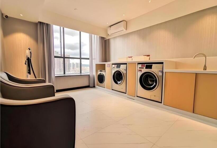 Borrman Hotel Puning International Commodity City Wantaihui