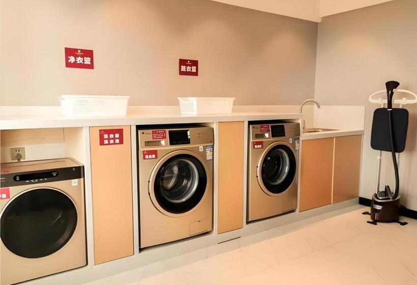 Borrman Hotel Puning International Commodity City Wantaihui