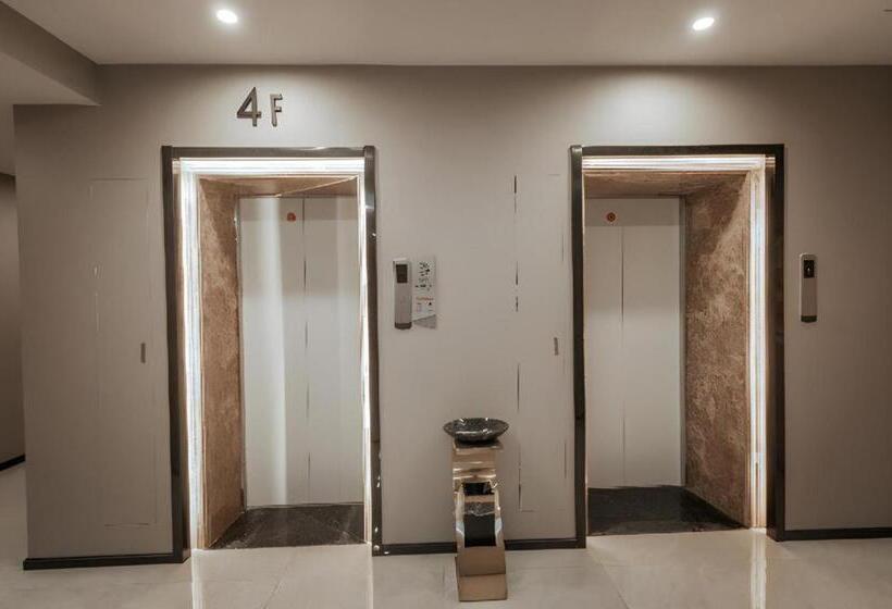 Borrman Hotel Yongzhou High Speed Railway Station