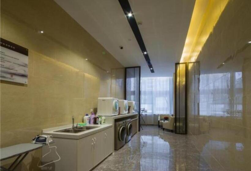 Echeng Hotel Changsha Evening News