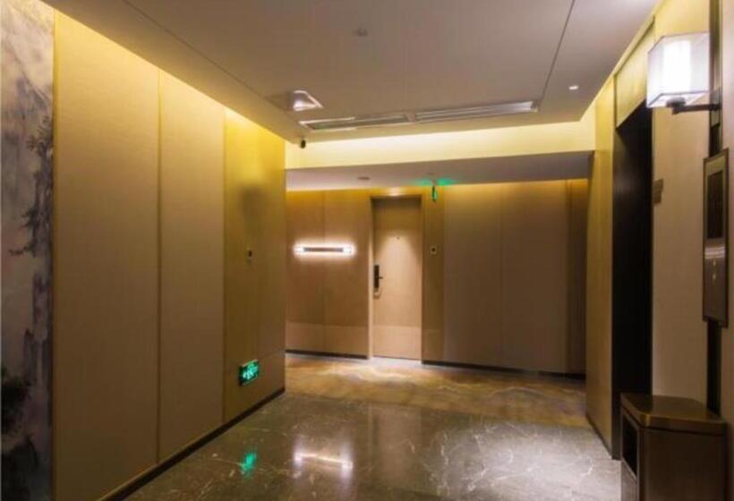 Echeng Hotel Changsha Evening News