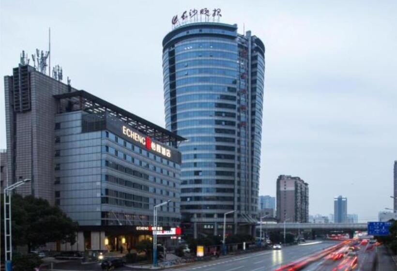 Echeng Hotel Changsha Evening News