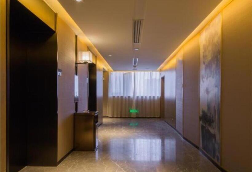 Echeng Hotel Changsha Evening News