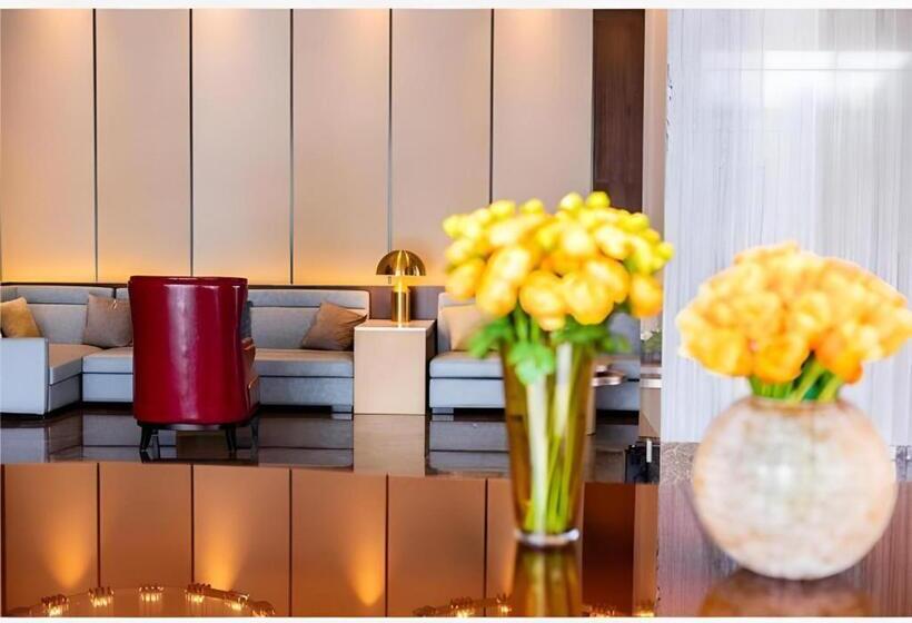 Echeng Hotel Liuzhou Yufengshan High Speed Railway Station