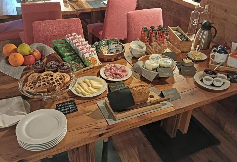 ホテル Agriturismo Montana Fold