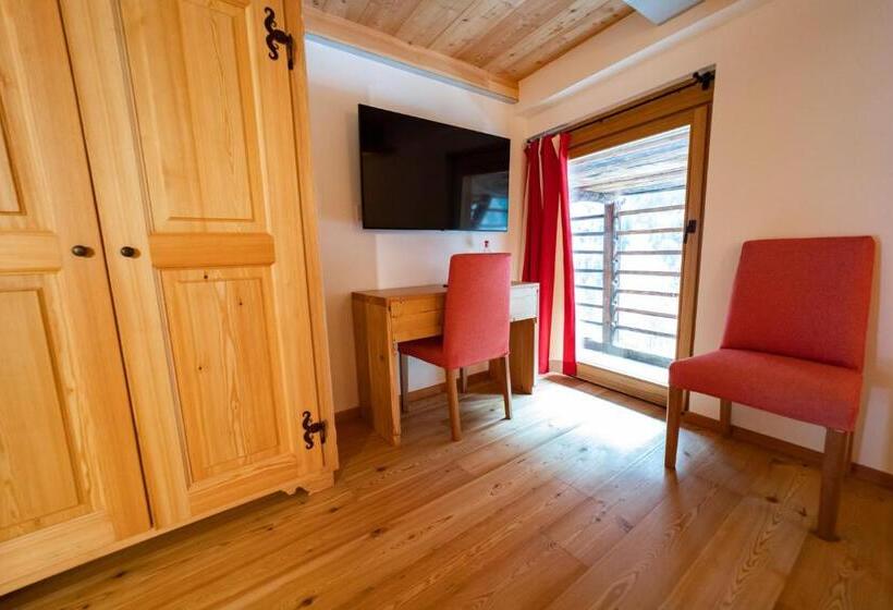 ホテル Agriturismo Montana Fold