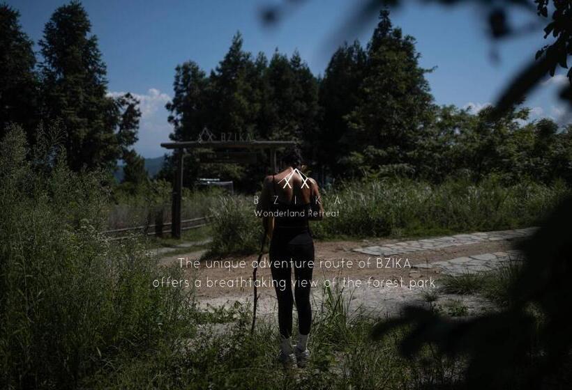 בית מלון כפרי Bzika Wonderland Retreat  Zhangjiajie National Forest Park Store