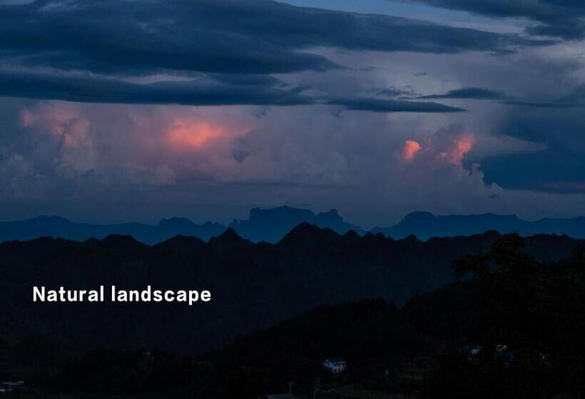 בית מלון כפרי Bzika Wonderland Retreat  Zhangjiajie National Forest Park Store