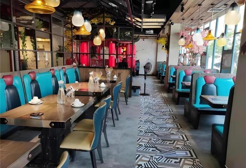 Отель City Comfort Inn Guilin Yangshuo Shili Hualang Qianguqing