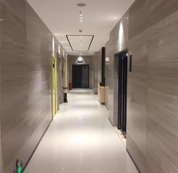 Отель City Comfort Inn Hezhou Huangyao Ancient Town