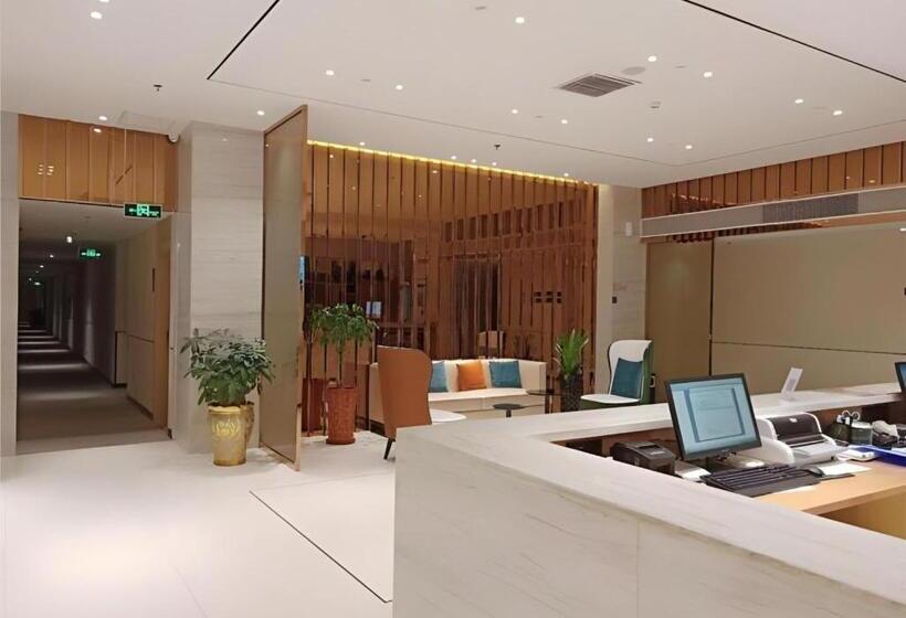 호텔 City Comfort Inn Qingyuan Yingde Weiduoli Square