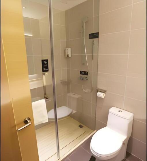 호텔 City Comfort Inn Rizhao High Speed Railway Station Yingbin Road Rt Mart