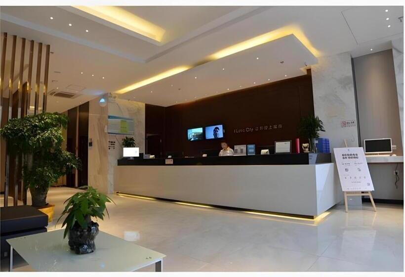 هتل City Comfort Inn Wuhan East Lake Scenic Area Happy Valley