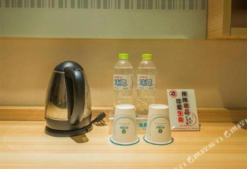 Отель City Comfort Inn Yulin Jincheng Center Municipal Government