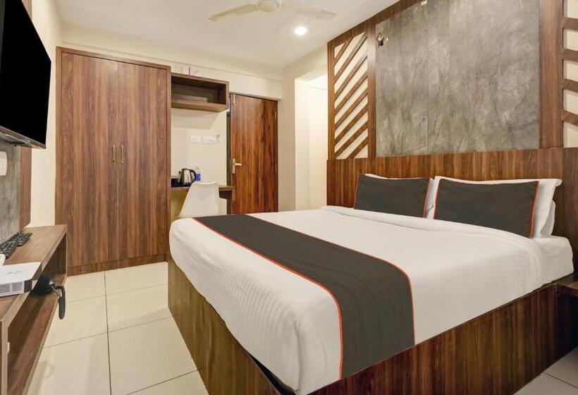 هتل Collection O Silver Stay Inn