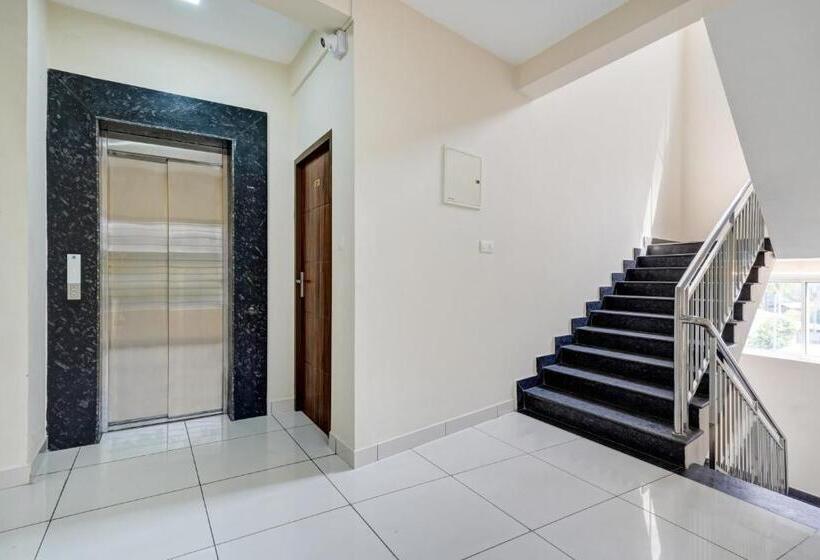 هتل Collection O Silver Stay Inn