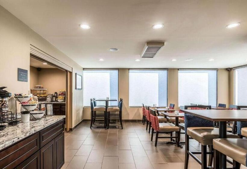 Отель Comfort Inn Downtown