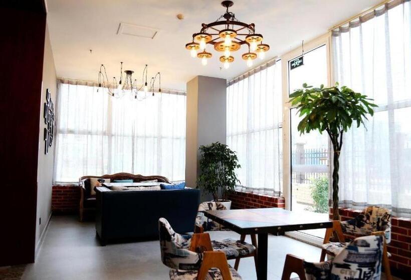 Отель James Joyce Coffetel Chengde Mountain Resort Peak Dynasty Cultural Industrial Park