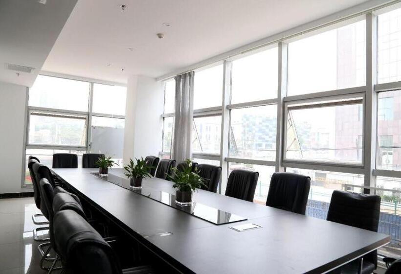 Отель James Joyce Coffetel Chengde Mountain Resort Peak Dynasty Cultural Industrial Park