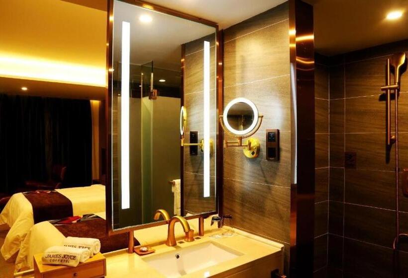 Отель James Joyce Coffetel Chengde Mountain Resort Peak Dynasty Cultural Industrial Park