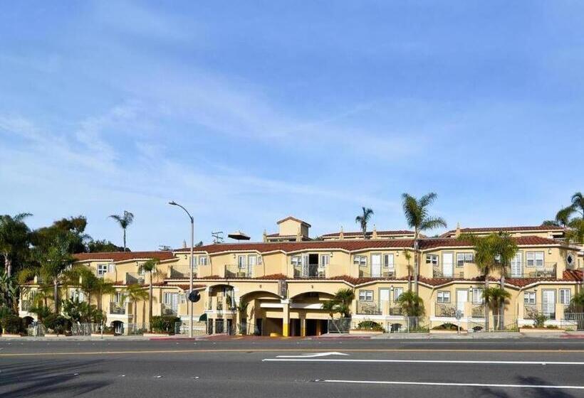 Отель Laguna Brisas   A Beach