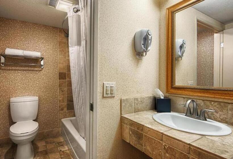 Отель Laguna Brisas   A Beach