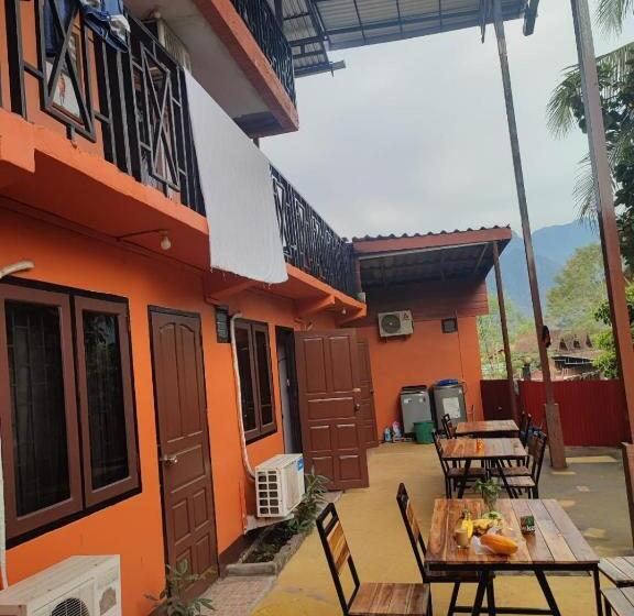 هتل Leng Saysana Guesthouse
