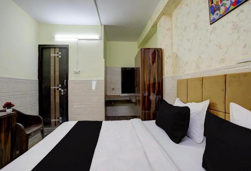 Отель O The Glory Near Sector 18 Metro