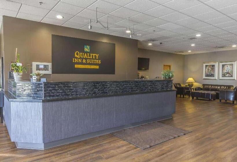 호텔 Quality Inn & Suites