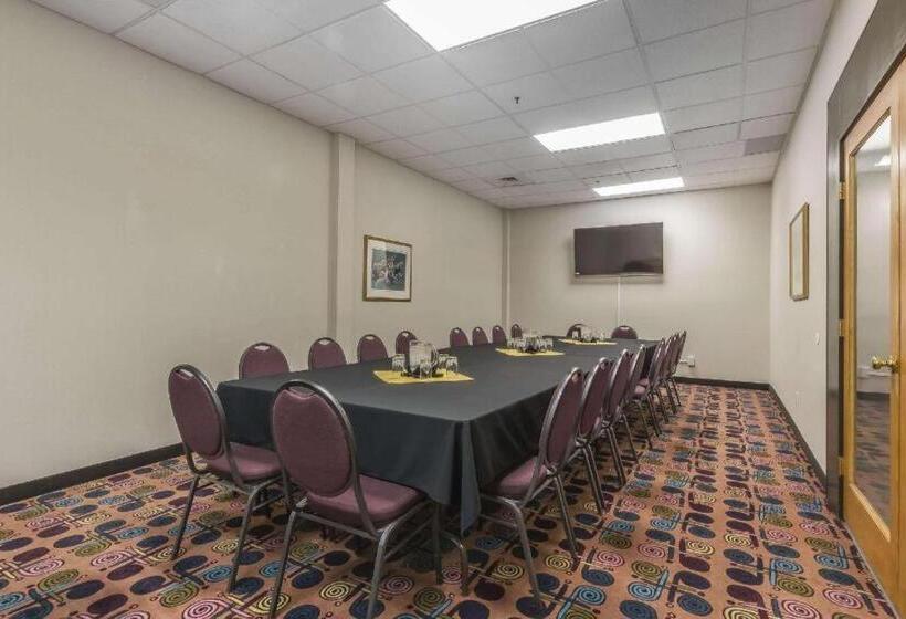 호텔 Quality Inn & Suites