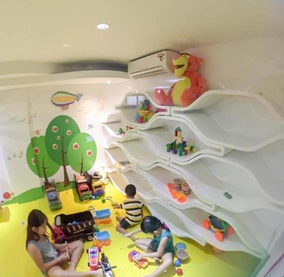 בית מלון כפרי Ramada Encore By Wyndham Kuta Badung