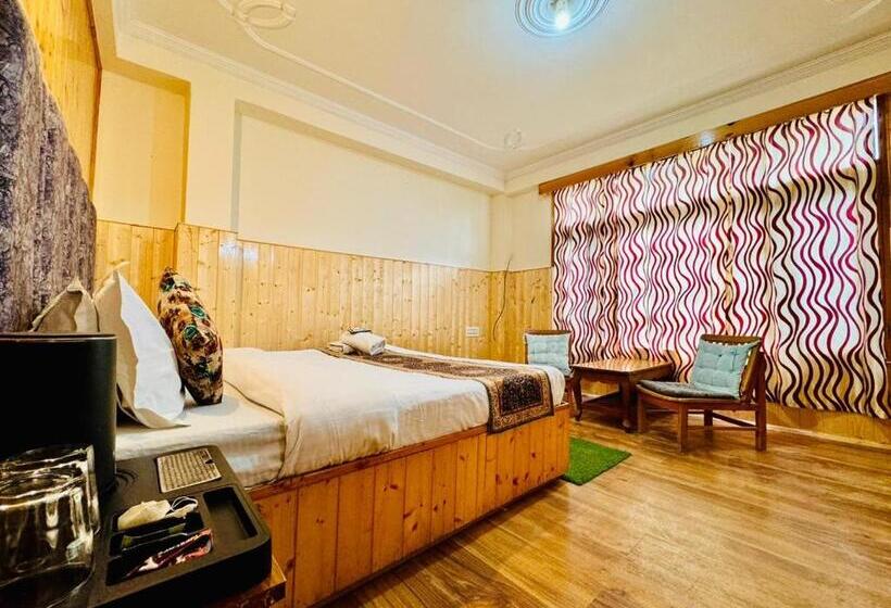 هتل Suraj Retreat Inn