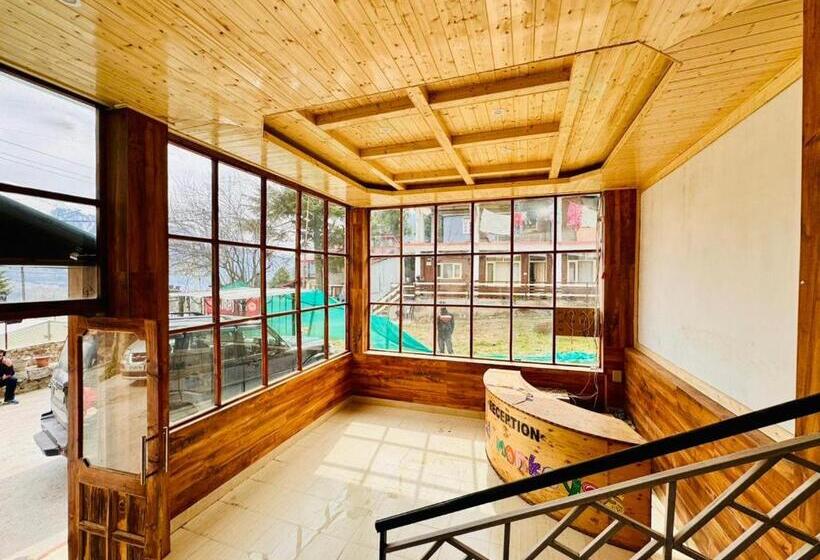 هتل Suraj Retreat Inn