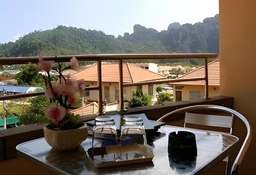 בית מלון כפרי Warina Place