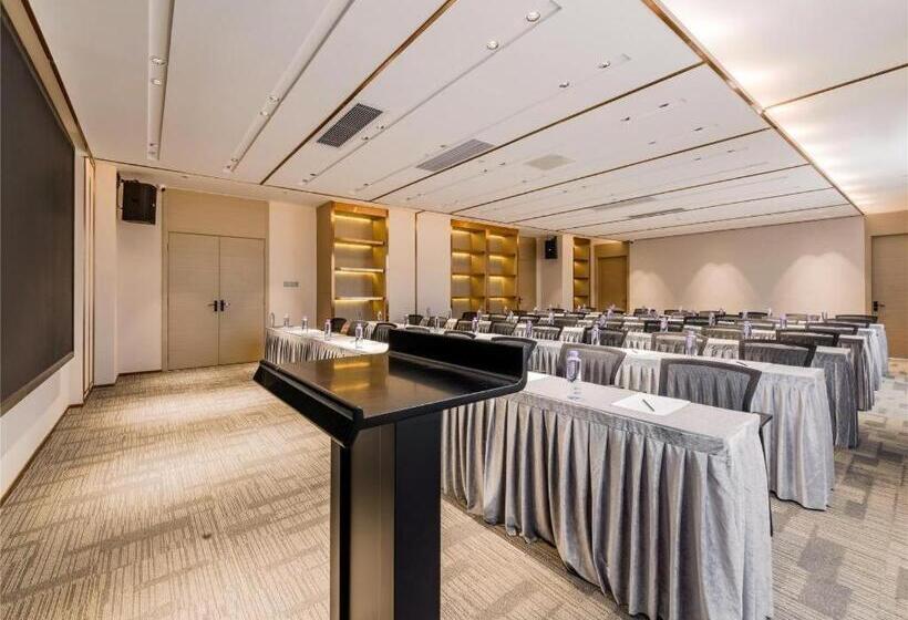 Lavande Hotel Foshan West Station Shishan Zhaoda