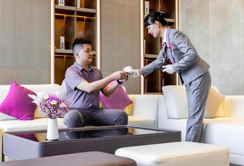 Lavande Hotel Foshan West Station Shishan Zhaoda