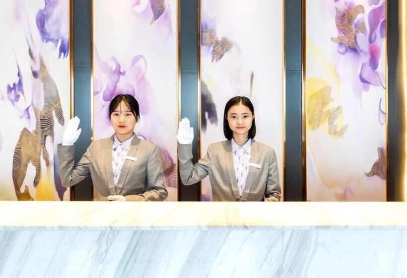 Lavande Hotel Lushan Wuzhou International Business Trade City